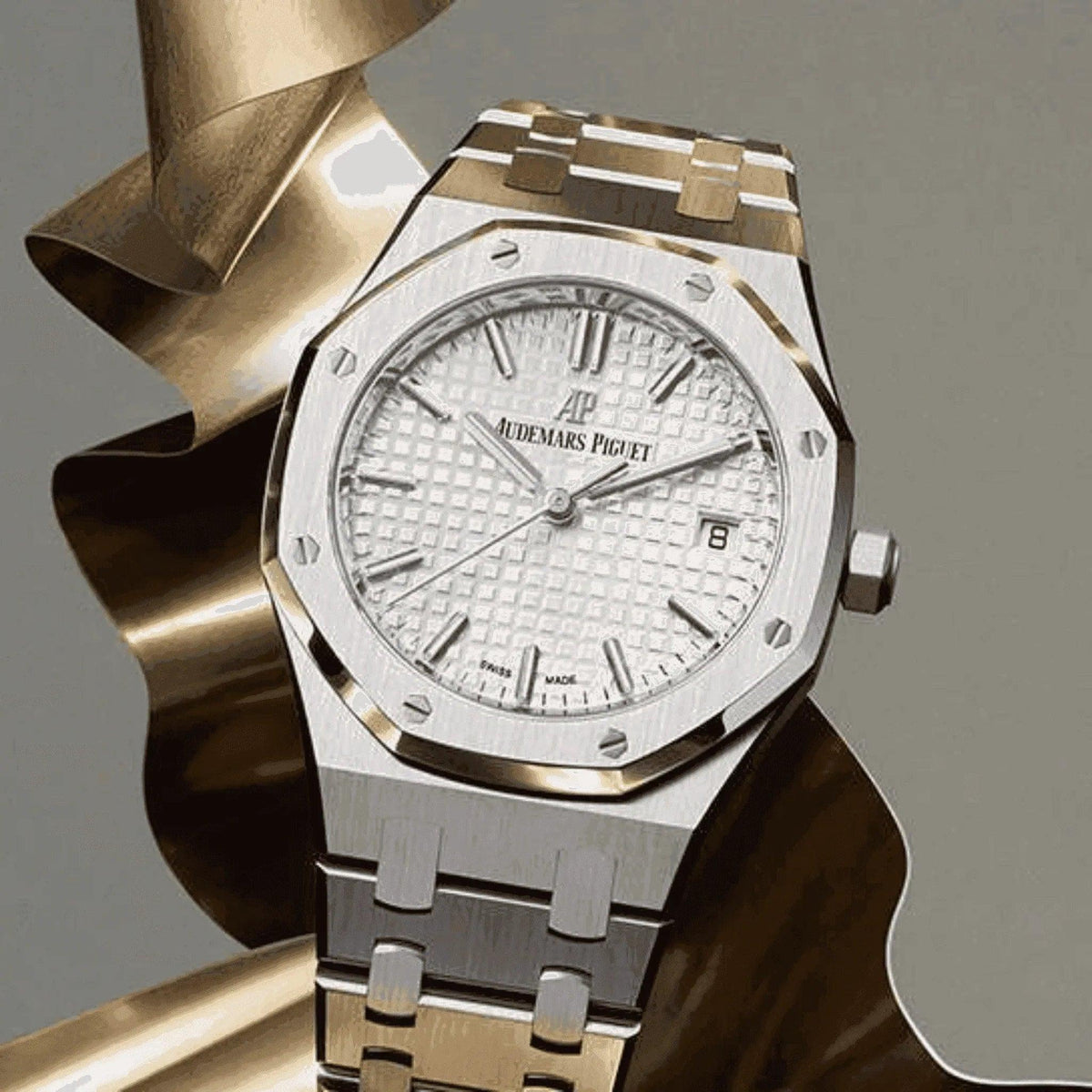 Audemars Piguet Royal Oak men's watch with white dial and 41mm stainless steel case