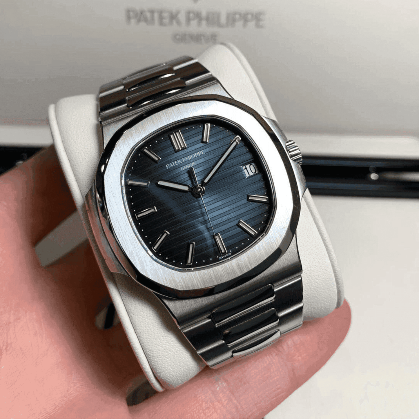 Montre Homme - Patek Nautilus Bleu - VELVERA